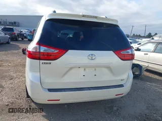 2018 Toyota Sienna XLE Auto Access Seat with VIN 5TDYZ3DC0JS902001, listed as a IAAI auction lot 41197210 with 99,018 mi miles. Bid and sale history available at carsss.com. Image 17.