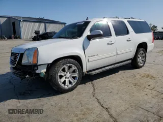 2014 GMC Yukon XL SLT with VIN 1GKS2KE70ER226972, listed as a Copart auction lot 70776944 with 234,145 mi miles and Salvage Title. Bid and sale history available at carsss.com. Image 1.