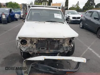 1988 Toyota Pickup с VIN JT5RN75U2J0020695, выставлен на аукционе IAAI как лот 42206950 с пробегом 75 326 миль миль и . История ставок и продаж доступна на DreamBid. Изображение 12.