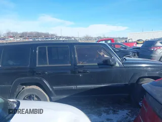 2007 Jeep Commander Sport z VIN 1J8HG48K37C647814, wystawiony jako IAAI lot #41428248 z przebiegiem 224 137 mil mil oraz . Historia ofert i sprzedaży dostępna na DreamBid. Obrazek 13.