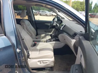 2017 Honda Pilot EX-L z VIN 5FNYF6H56HB078879, wystawiony jako IAAI lot #42278312 z przebiegiem 105 608 mil mil oraz . Historia ofert i sprzedaży dostępna na DreamBid. Obrazek 5.