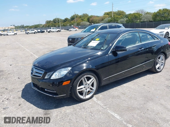 2013 Mercedes-Benz E-Class E 350 with VIN WDDKJ5KB1DF212769, listed as a IAAI auction lot 42064928 with 62,500 mi miles. Bid and sale history available at carsss.com. Image 18.