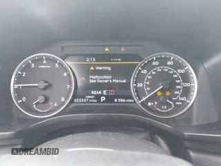 2024 Mitsubishi Outlander SE z VIN JA4J3VA81RZ049952, wystawiony jako IAAI lot #42448676 z przebiegiem 33 337 mil mil oraz . Historia ofert i sprzedaży dostępna na DreamBid. Obrazek 7.