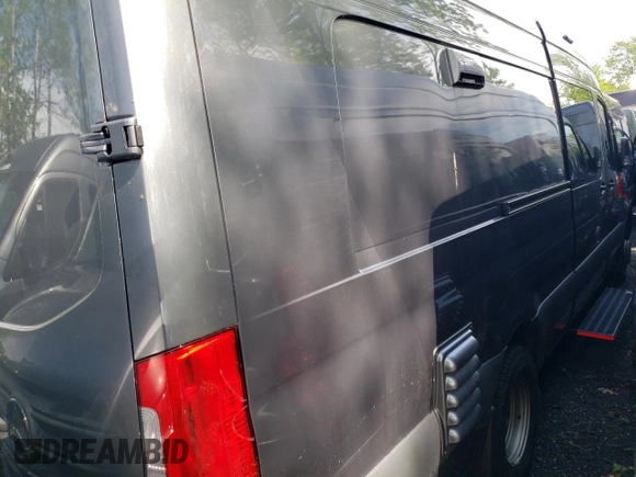 2021 Mercedes-Benz Sprinter with VIN W1W9ED3Y5MT069700, listed as a Copart auction lot 53903444 with 20,939 mi miles and Clean Title. Bid and sale history available at DreamBid. Image 4.