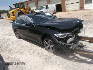 2021 BMW 3 Series 330i z VIN 3MW5R1J0XM8B73341, wystawiony jako IAAI lot #41462711 z przebiegiem Nie podano mil oraz . Historia ofert i sprzedaży dostępna na DreamBid. Obrazek 1.