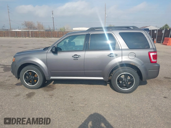 2011 Ford Escape XLT с VIN 1FMCU9D78BKC39019, выставлен на аукционе IAAI как лот 41903813 с пробегом 226 401 миль миль и . История ставок и продаж доступна на DreamBid. Изображение 14.