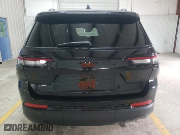 2023 Jeep Grand Cherokee Laredo with VIN 1C4RJJAG6P8867033, listed as a Copart auction lot 77134103 with 7,806 mi miles and Clean title. Bid and sale history available at DreamBid. Image 6.