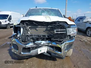 2022 Ram 2500 Tradesman with VIN 3C6UR5CJXNG321949, listed as a IAAI auction lot 41539376 with 88,786 mi miles. Bid and sale history available at carsss.com. Image 12.
