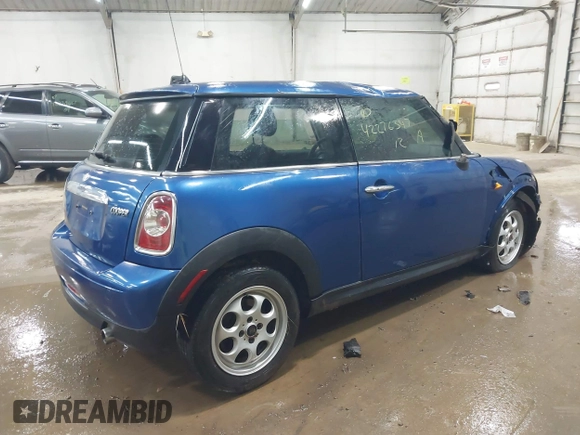 2012 MINI Hardtop with VIN WMWSU3C55CT184924, listed as a IAAI auction lot 42276347 with 92,468 mi miles and . Bid and sale history available at DreamBid. Image 4.
