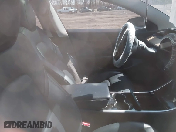 2018 Tesla Model 3 Long Range Battery z VIN 5YJ3E1EB1JF093175, wystawiony jako IAAI lot #41766128 z przebiegiem Nie podano mil oraz . Historia ofert i sprzedaży dostępna na DreamBid. Obrazek 5.