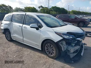 2021 Toyota Sienna XLE with VIN 5TDYRKEC7MS017968, listed as a IAAI auction lot 42145440 with 85,989 mi miles and . Bid and sale history available at DreamBid. Image 1.