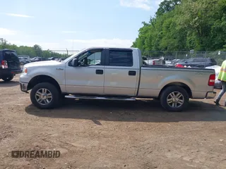2008 Ford F-150 XLT z VIN 1FTPW14V88FA65700, wystawiony jako IAAI lot #42204460 z przebiegiem 109 230 mil mil oraz . Historia ofert i sprzedaży dostępna na DreamBid. Obrazek 15.