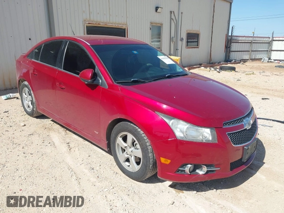 2014 Chevrolet Cruze 1LT z VIN 1G1PC5SB3E7237641, wystawiony jako IAAI lot #41991370 z przebiegiem 106 674 mil mil oraz . Historia ofert i sprzedaży dostępna na DreamBid. Obrazek 1.