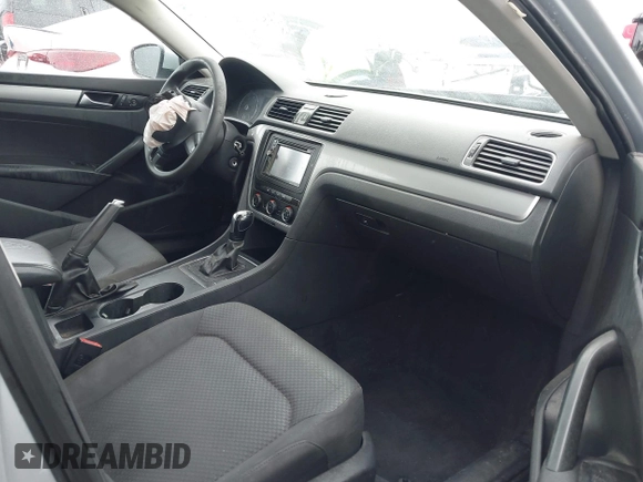 2013 Volkswagen Passat Wolfsburg Edition with VIN 1VWAP7A39DC126165, listed as a IAAI auction lot 41921572 with 132,992 mi miles. Bid and sale history available at carsss.com. Image 5.