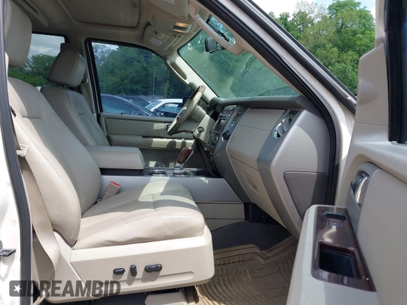 2008 Ford Expedition Limited с VIN 1FMFU205X8LA00518, выставлен на аукционе IAAI как лот 42255630 с пробегом 189 808 миль миль и . История ставок и продаж доступна на DreamBid. Изображение 5.