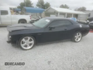 2013 Dodge Challenger R/T Classic z VIN 2C3CDYBT3DH631368, wystawiony jako Copart lot #87197604 z przebiegiem 161 693 mil mil oraz Szkoda całkowita • Salvage title. Historia ofert i sprzedaży dostępna na DreamBid. Obrazek 1.
