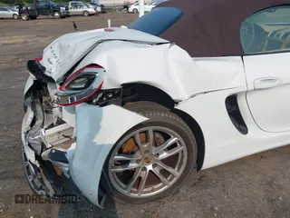 2014 Porsche Boxster с VIN WP0CA2A80ES120371, выставлен на аукционе IAAI как лот 42389545 с пробегом 49 966 миль миль и . История ставок и продаж доступна на DreamBid. Изображение 17.