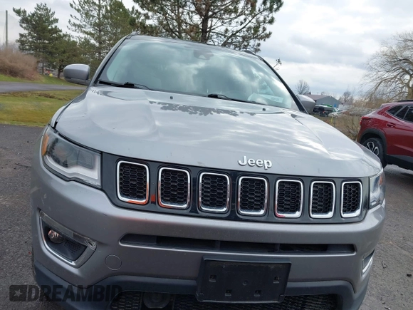 2018 Jeep Compass Limited with VIN 3C4NJDCB4JT400252, listed as a IAAI auction lot 41838268 with 31,407 mi miles. Bid and sale history available at carsss.com. Image 13.