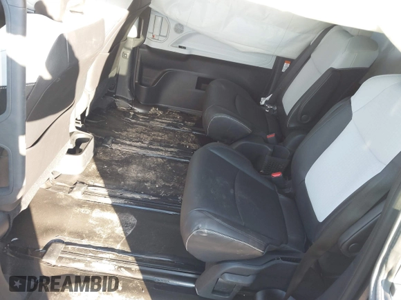 2025 Toyota Sienna XSE z VIN 5TDDSKFC7SS158263, wystawiony jako IAAI lot #41454280 z przebiegiem 8 408 mil mil oraz . Historia ofert i sprzedaży dostępna na DreamBid. Obrazek 8.