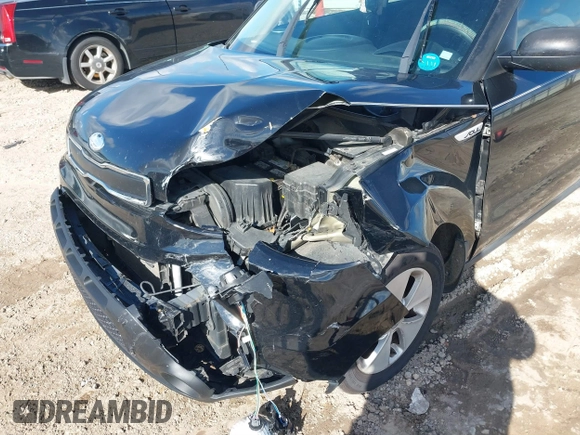 2015 Kia Soul z VIN KNDJN2A21F7126885, wystawiony jako IAAI lot #38411087 z przebiegiem 181 239 mil mil oraz . Historia ofert i sprzedaży dostępna na DreamBid. Obrazek 6.