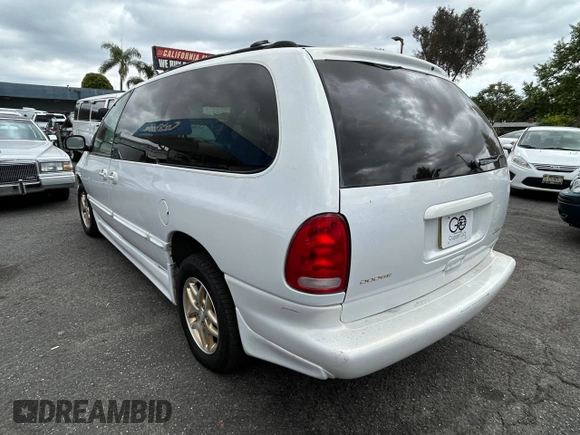 1998 Dodge Caravan LE with VIN 1B4GP54L1WB720025, listed as a Copart auction lot 55103445 with 88,274 mi miles and Clean Title. Bid and sale history available at carsss.com. Image 3.