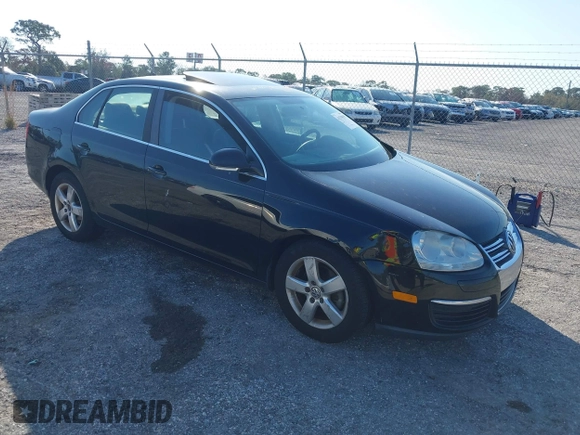 2008 Volkswagen Jetta Sedan SE with VIN 3VWRM71KX8M182235, listed as a IAAI auction lot 41519055 with 182,404 mi miles. Bid and sale history available at carsss.com. Image 1.