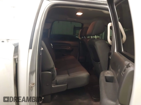 2013 Chevrolet Silverado 1500 LS with VIN 3GCPKREA1DG156984, listed as a IAAI auction lot 41924312 with 117,018 mi miles and . Bid and sale history available at DreamBid. Image 8.