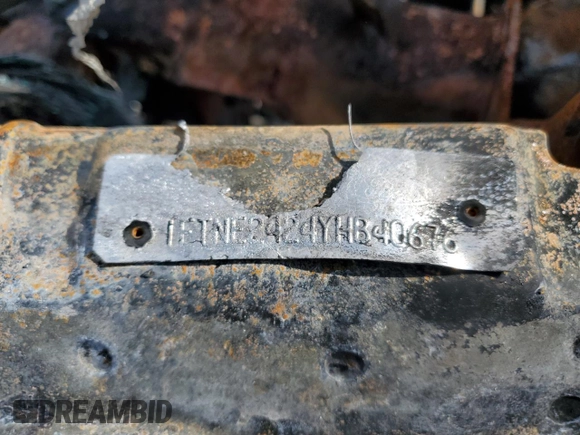 2000 Ford Econoline Cargo z VIN 1FTNE2424YHB40676, wystawiony jako Copart lot #53939115 z przebiegiem Nie podano mil oraz Szkoda całkowita • Salvage title. Historia ofert i sprzedaży dostępna na DreamBid. Obrazek 13.