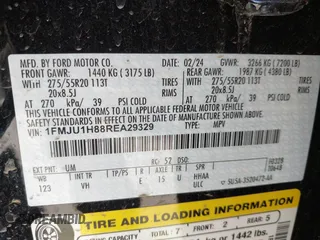 2024 Ford Expedition XLT with VIN 1FMJU1H88REA29329, listed as a IAAI auction lot 41982656 with 8,721 mi miles and . Bid and sale history available at DreamBid. Image 9.