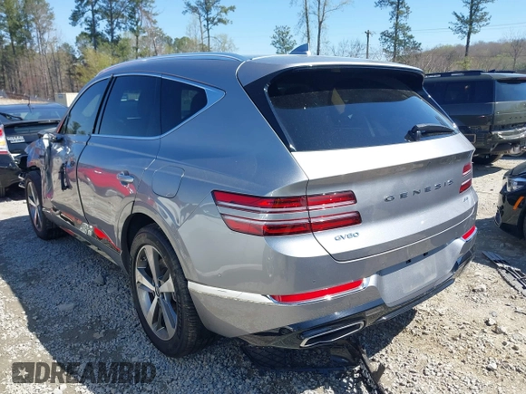 2023 Genesis GV80 z VIN KMUHBDSB2PU127612, wystawiony jako IAAI lot #41870279 z przebiegiem 30 585 mil mil oraz . Historia ofert i sprzedaży dostępna na DreamBid. Obrazek 3.