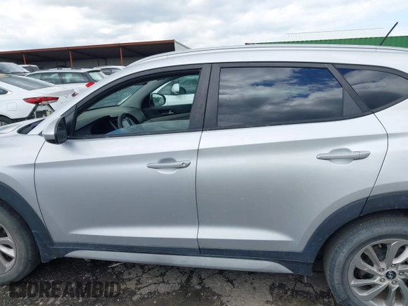 2017 Hyundai Tucson SE with VIN KM8J3CA47HU522428, listed as a IAAI auction lot 41985111 with 86,890 mi miles. Bid and sale history available at carsss.com. Image 14.