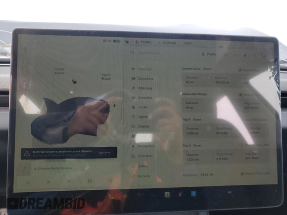 2024 Tesla Model 3 z VIN 5YJ3E1EA6RF864393, wystawiony jako Copart lot #41414425 z przebiegiem 1 529 mil mil oraz Szkoda całkowita • Salvage title. Historia ofert i sprzedaży dostępna na DreamBid. Obrazek 9.