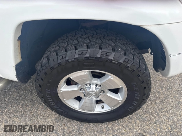 2008 Toyota Tacoma z VIN 5TEUU42N58Z487696, wystawiony jako IAAI lot #42355037 z przebiegiem 147 944 mil mil oraz . Historia ofert i sprzedaży dostępna na DreamBid. Obrazek 6.