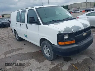 2012 Chevrolet Express Cargo z VIN 1GCWGFCB3C1121576, wystawiony jako IAAI lot #42428256 z przebiegiem 101 650 mil mil oraz . Historia ofert i sprzedaży dostępna na DreamBid. Obrazek 1.