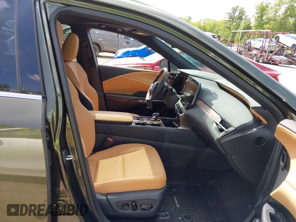 2025 Lexus RX 350 z VIN 2T2BAMCA7SC098174, wystawiony jako IAAI lot #42294965 z przebiegiem 3 845 mil mil oraz . Historia ofert i sprzedaży dostępna na DreamBid. Obrazek 5.