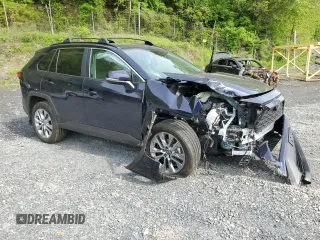 2024 Toyota RAV4 XLE Premium z VIN 2T3A1RFV5RW478819, wystawiony jako Copart lot #56818695 z przebiegiem 14 570 mil mil oraz Szkoda całkowita • Salvage title. Historia ofert i sprzedaży dostępna na DreamBid. Obrazek 4.