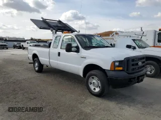 2006 Ford Super Duty F-250 XL with VIN 1FTSX21586EA29669, listed as a Copart auction lot 71964414 with 298,897 mi miles and Clean Title. Bid and sale history available at carsss.com. Image 4.