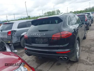 2016 Porsche Cayenne S z VIN WP1AB2A23GLA95509, wystawiony jako IAAI lot #42234662 z przebiegiem 73 741 mil mil oraz . Historia ofert i sprzedaży dostępna na DreamBid. Obrazek 16.