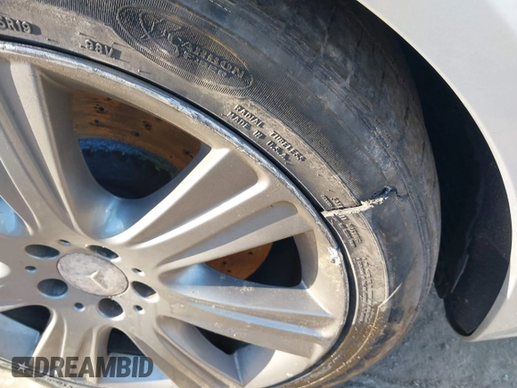 2015 Mercedes-Benz S 550 с VIN WDDUG8FBXFA084888, выставлен на аукционе IAAI как лот 41636873 с пробегом 159 841 миль миль и . История ставок и продаж доступна на DreamBid. Изображение 18.