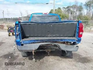 2003 Chevrolet Silverado 1500 LS with VIN 2GCEK19V031307424, listed as a IAAI auction lot 41485082 with 215,901 mi miles. Bid and sale history available at carsss.com. Image 6.