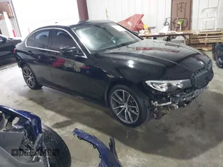 2019 BMW 3 Series 330i z VIN 3MW5R1J58K8B02003, wystawiony jako IAAI lot #41547254 z przebiegiem 85 201 mil mil oraz . Historia ofert i sprzedaży dostępna na DreamBid. Obrazek 1.
