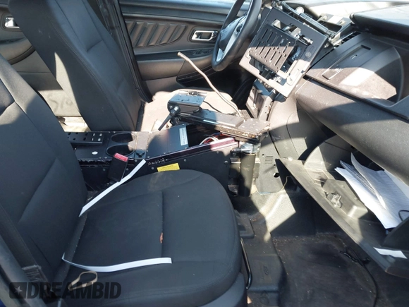 2017 Ford Police Interceptor с VIN 1FAHP2MT3HG126635, выставлен на аукционе IAAI как лот 41425901 с пробегом Не указан миль и . История ставок и продаж доступна на DreamBid. Изображение 5.