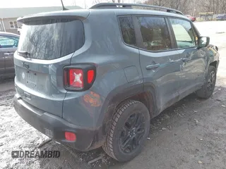 2018 Jeep Renegade Sport with VIN ZACCJBAB2JPH56754, listed as a IAAI auction lot 41541555 with 141,616 mi miles. Bid and sale history available at carsss.com. Image 4.