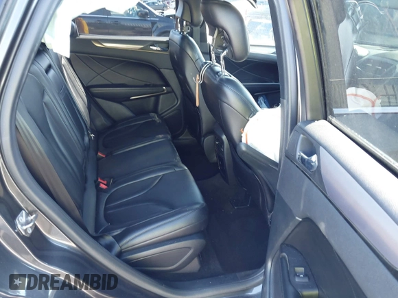 2019 Lincoln MKC Standard with VIN 5LMCJ1D92KUL08929, listed as a IAAI auction lot 41766946 with 90,171 mi miles. Bid and sale history available at carsss.com. Image 8.