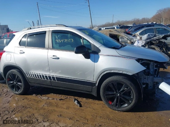 2020 Chevrolet Trax LT with VIN 3GNCJLSB5LL320665, listed as a IAAI auction lot 41647023 with 44,625 mi miles. Bid and sale history available at carsss.com. Image 14.