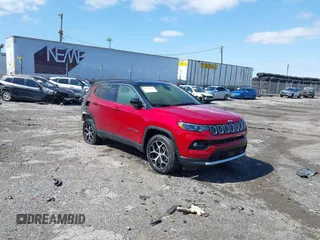 2024 Jeep Compass Limited z VIN 3C4NJDCN3RT174341, wystawiony jako IAAI lot #41931933 z przebiegiem Nie podano mil oraz . Historia ofert i sprzedaży dostępna na DreamBid. Obrazek 1.