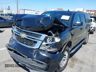 2018 Chevrolet Suburban LS z VIN 1GNSKGKC6JR150248, wystawiony jako IAAI lot #42219120 z przebiegiem 48 321 mil mil oraz . Historia ofert i sprzedaży dostępna na DreamBid. Obrazek 6.