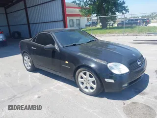 1998 Mercedes-Benz SLK 230/320 z VIN WDBKK47F1WF022419, wystawiony jako IAAI lot #42305098 z przebiegiem Nie podano mil oraz . Historia ofert i sprzedaży dostępna na DreamBid. Obrazek 1.