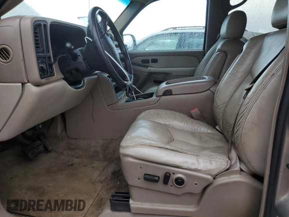 2003 Chevrolet Suburban LS with VIN 3GNEC16T93G145517, listed as a Copart auction lot 42450085 with 334,438 mi miles and Salvage Title. Bid and sale history available at carsss.com. Image 7.