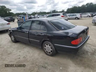 1999 Mercedes-Benz E 320 z VIN WDBJF65H4XA857249, wystawiony jako Copart lot #59337225 z przebiegiem 149 953 mil mil oraz Szkoda całkowita • Salvage title. Historia ofert i sprzedaży dostępna na DreamBid. Obrazek 2.